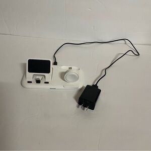 3 in 1 White Charging Station for Apple Devices with 12W Fast Charging